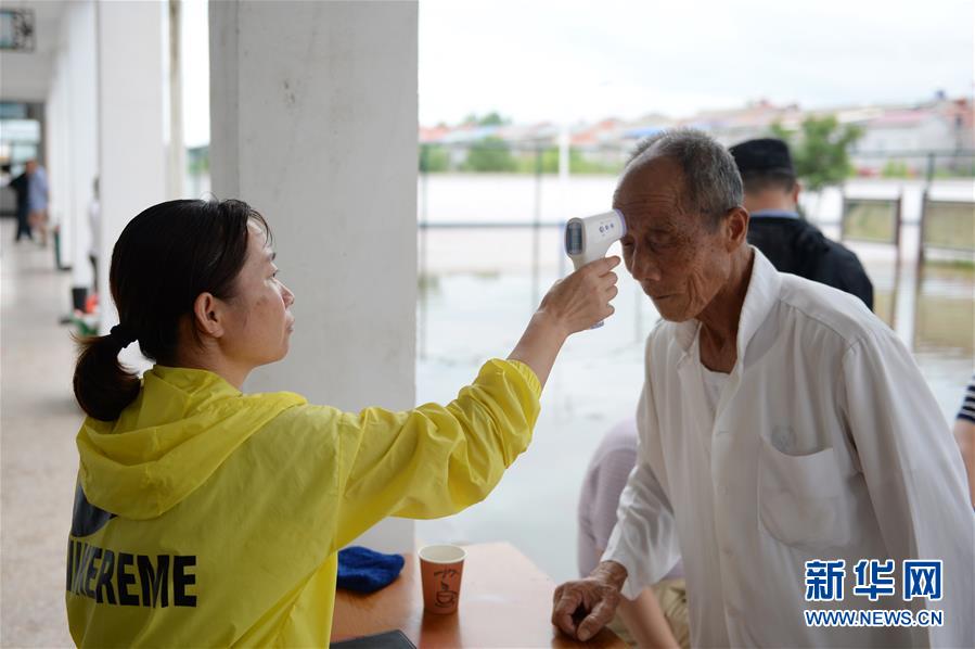 (在習近平新時代中國特色社會主義思想指引下——新時代新作為新篇章·習近平總書記關(guān)切事·圖文互動)(1)戰(zhàn)洪魔 保安全——近期防汛救災熱點觀察