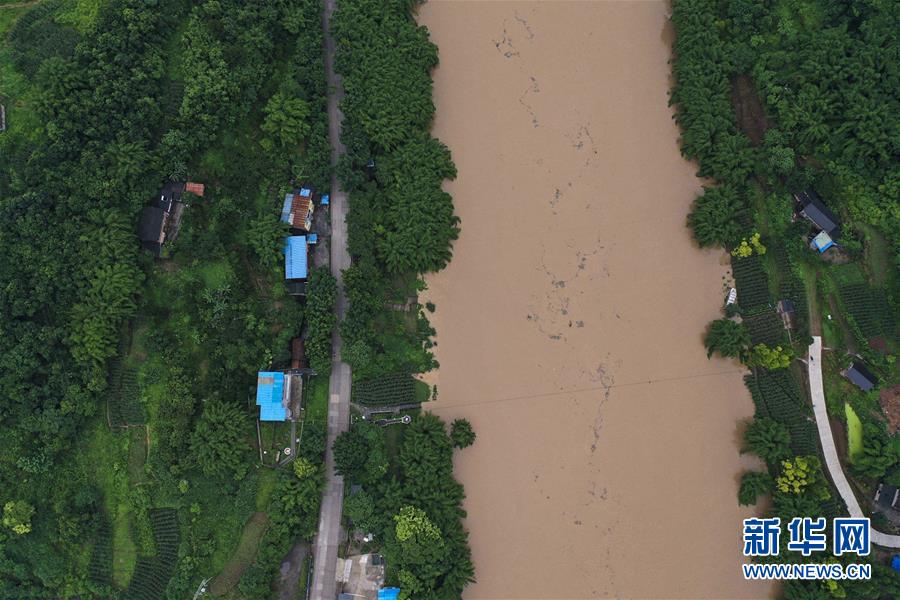 (在習近平新時代中國特色社會主義思想指引下——新時代新作為新篇章·習近平總書記關(guān)切事·圖文互動)(6)戰(zhàn)洪魔 保安全——近期防汛救災熱點觀察