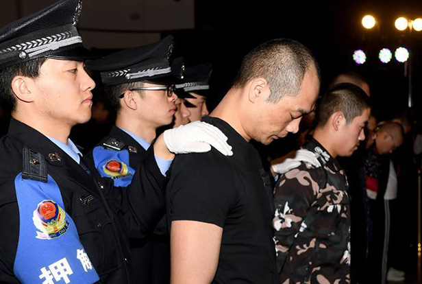 陜西省西安市新城區(qū)人民法院依法對(duì)韓某某等8人非法高利放貸、暴力討債涉黑一案公開宣判