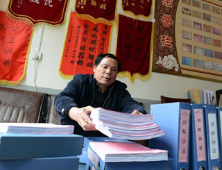 “一離開(kāi)群眾，內(nèi)心就感到孤獨(dú)”——記“鄉(xiāng)村判官”楊斌圣