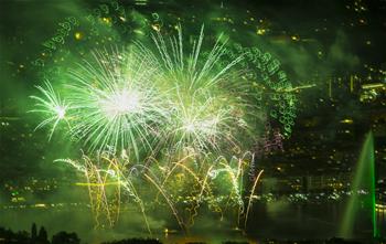 瑞士日內(nèi)瓦:湖上煙花絢爛