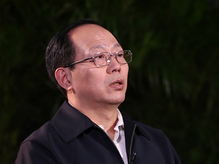 如何發(fā)展壯大體育產(chǎn)業(yè)？