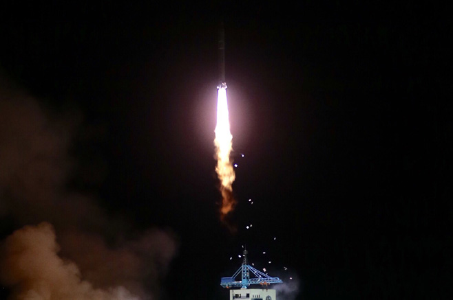 4月6日，搭載實(shí)踐十號(hào)衛(wèi)星的長征二號(hào)丁運(yùn)載火箭升空。