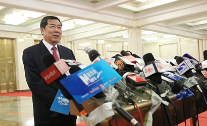 何立峰：2016年實(shí)現(xiàn)了穩(wěn)增長、穩(wěn)就業(yè)