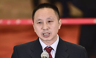 王建清在“代表通道”接受采訪(fǎng)