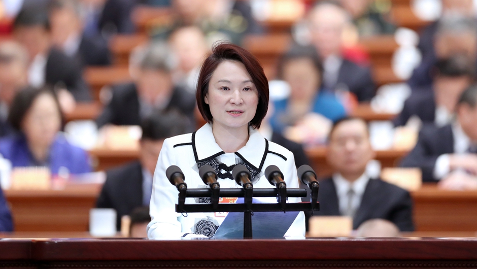 民建聯(lián)主席，香港立法會(huì)議員、行政會(huì)議成員 李慧瓊