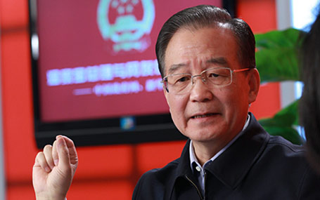 溫家寶總理接受中國政府網(wǎng)、新華網(wǎng)聯(lián)合專訪并與網(wǎng)友在線交流