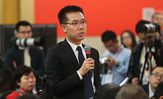 中央電視臺、中國國際電視臺記者提問