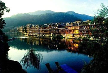 《行走》·宿千年古鎮(zhèn)