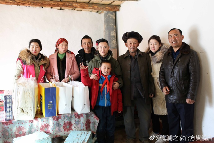 奧運冠軍體操名將楊威把溫暖帶到北疆小朋友們的家中，把體育精神與奮斗的信念，傳遞到所有北疆孩子們的心中。
