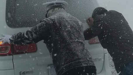 “冰雕”交警找到了！致敬戰(zhàn)斗在抗風(fēng)雪一線的交警