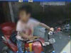 司機(jī)太??！3歲幼童駕"車"上路找媽媽