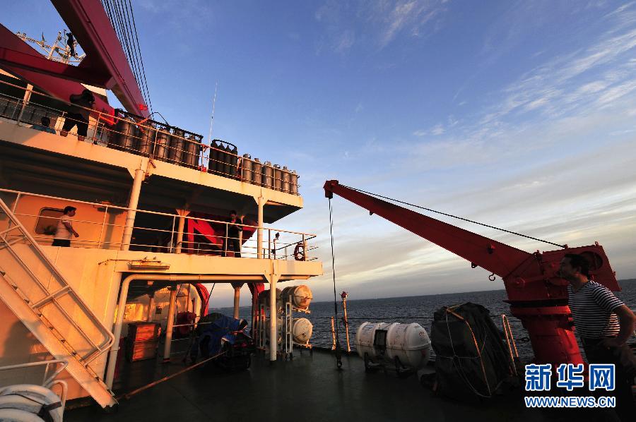 (搜尋馬航370航班)(1)“雪龍”號(hào)做好準(zhǔn)備 得到指令后將前往疑似海域