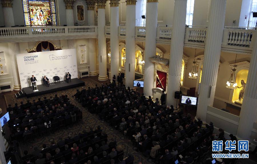 6月18日，國(guó)務(wù)院總理李克強(qiáng)在倫敦金融城市長(zhǎng)官邸面向英國(guó)皇家國(guó)際問(wèn)題研究所和國(guó)際戰(zhàn)略研究所兩大智庫(kù)發(fā)表題為《共建包容發(fā)展的美好世界》的演講。新華社記者 張鐸 攝