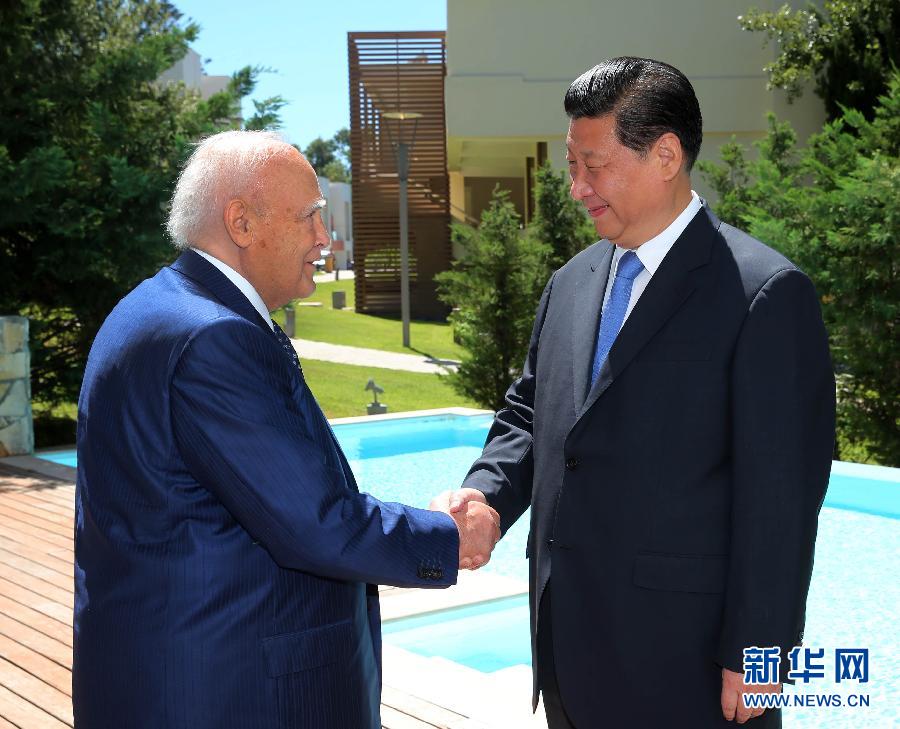 7月13日，中國(guó)國(guó)家主席習(xí)近平在希臘羅德島會(huì)見(jiàn)希臘總統(tǒng)帕普利亞斯。 新華社記者 蘭紅光 攝