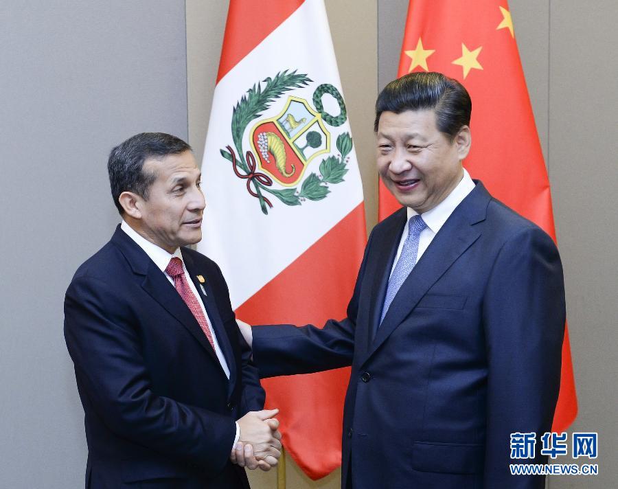 7月16日，國家主席習(xí)近平在巴西首都巴西利亞會見秘魯總統(tǒng)烏馬拉。新華社記者 劉建生 攝 