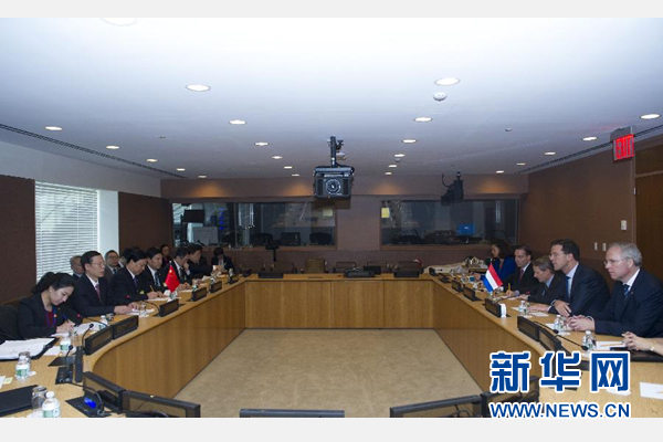 9月23日，出席聯(lián)合國(guó)氣候峰會(huì)的國(guó)家主席習(xí)近平特使、國(guó)務(wù)院副總理張高麗在紐約聯(lián)合國(guó)總部會(huì)見荷蘭首相呂特。 新華社記者 王曄 攝 