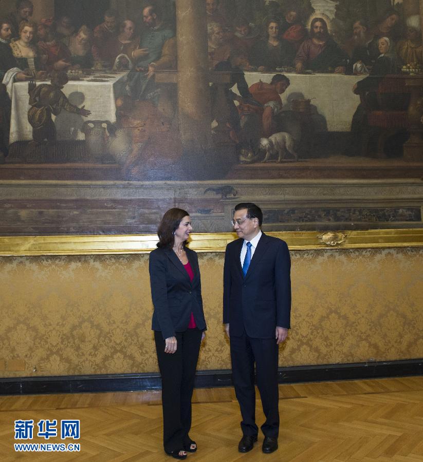 10月15日，中國國務(wù)院總理李克強在羅馬會見意大利眾議長博爾德里尼。 新華社記者王曄攝 