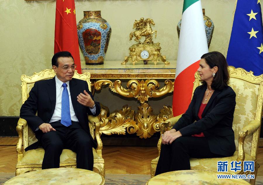 10月15日，中國國務(wù)院總理李克強在羅馬會見意大利眾議長博爾德里尼。 新華社記者饒愛民攝
