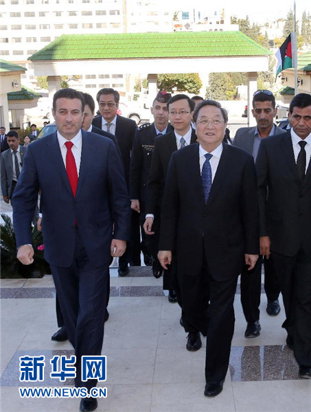 11月9日，正在約旦進行正式友好訪問的全國政協(xié)主席俞正聲在安曼會見約旦眾議院代議長薩法迪。 新華社記者 劉衛(wèi)兵 攝 