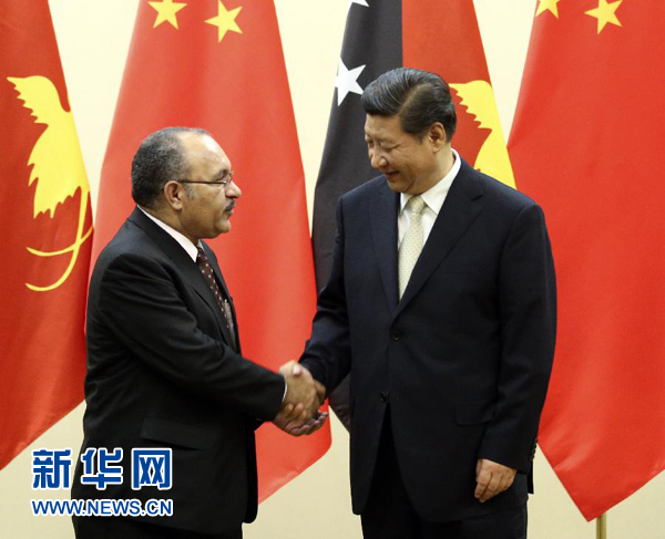 11月22日，國家主席習近平在斐濟楠迪會見巴布亞新幾內(nèi)亞總理奧尼爾。 新華社記者姚大偉攝 