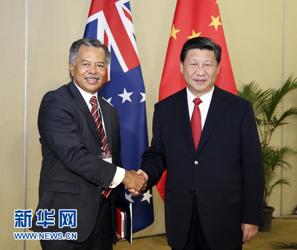 11月22日，國家主席習近平在斐濟楠迪會見庫克群島總理普納。新華社記者丁林攝 