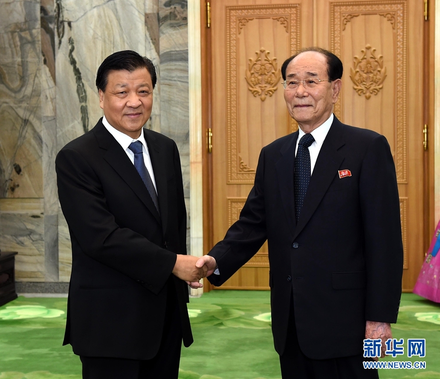 10月10日，正在朝鮮訪問的中共中央政治局常委、中央書記處書記劉云山在平壤會(huì)見朝鮮勞動(dòng)黨中央政治局常委、最高人民會(huì)議常任委員會(huì)委員長(zhǎng)金永南。 新華社記者 饒愛民 攝