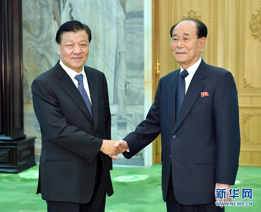 10月10日，正在朝鮮訪問的中共中央政治局常委、中央書記處書記劉云山在平壤會(huì)見朝鮮勞動(dòng)黨中央政治局常委、最高人民會(huì)議常任委員會(huì)委員長(zhǎng)金永南。 新華社記者 李濤 攝