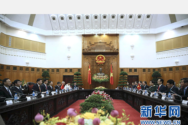 11月5日，中共中央總書記、國家主席習(xí)近平在河內(nèi)同越南總理阮晉勇舉行會談。 新華社記者 蘭紅光 攝