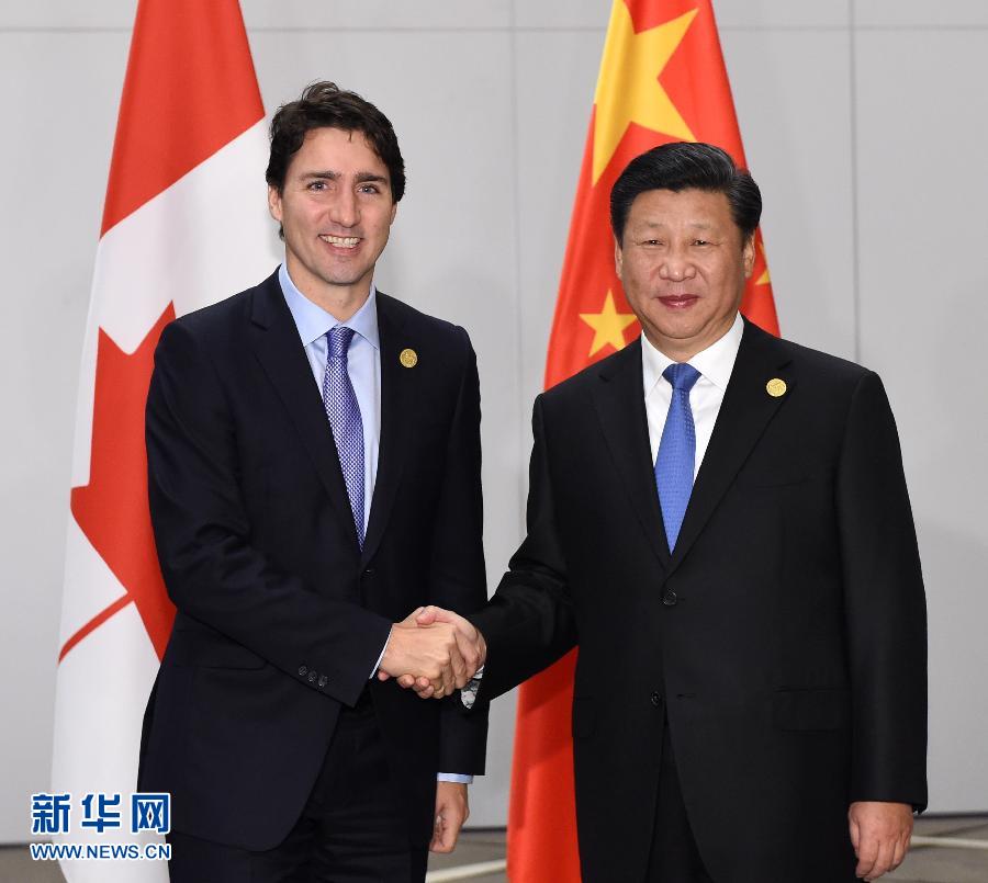 11月16日，國家主席習近平在土耳其安塔利亞會見加拿大總理特魯多。 新華社記者 饒愛民 攝