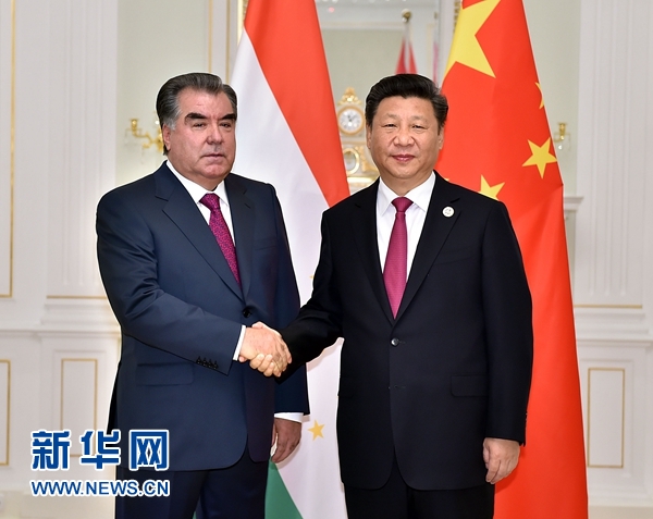 6月23日，國家主席習近平在塔什干會見塔吉克斯坦總統(tǒng)拉赫蒙。新華社記者李濤攝