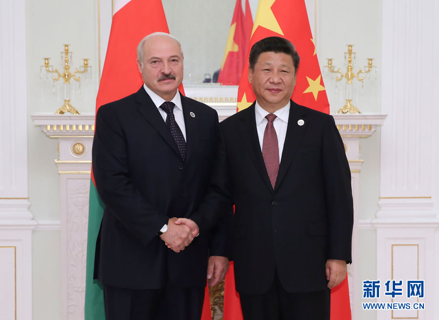  6月24日，國(guó)家主席習(xí)近平在塔什干會(huì)見(jiàn)白俄羅斯總統(tǒng)盧卡申科。新華社記者 蘭紅光 攝 
