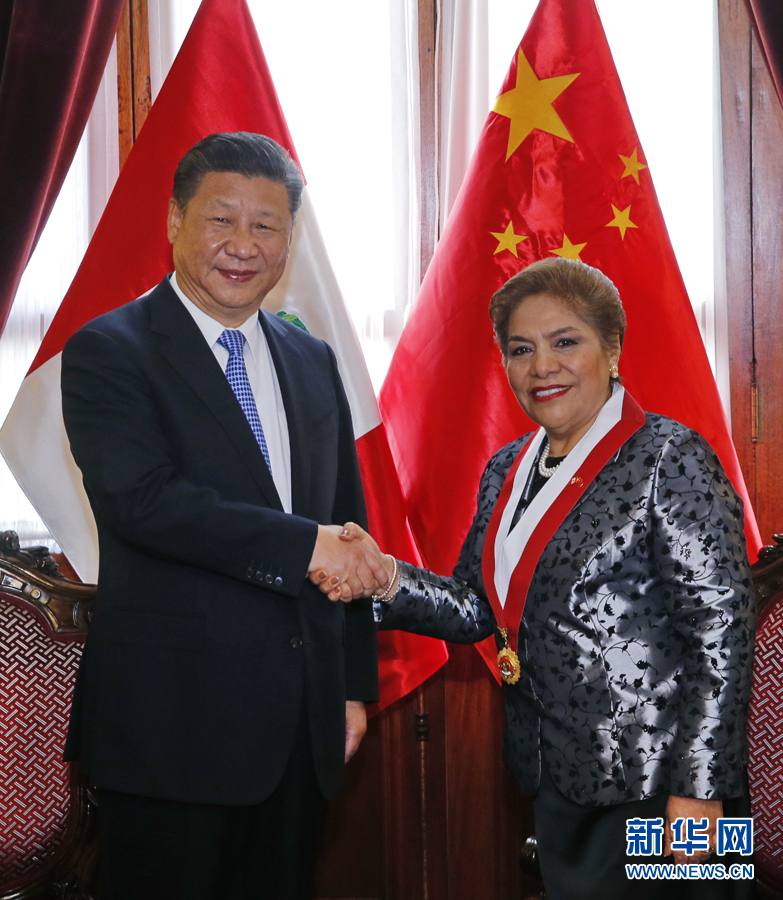 11月21日，國家主席習(xí)近平在利馬會(huì)見秘魯國會(huì)主席薩爾加多。新華社記者 鞠鵬 攝