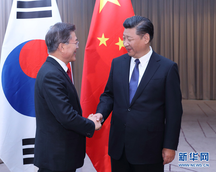 7月6日，國家主席習(xí)近平在柏林會見韓國總統(tǒng)文在寅。 新華社記者 王曄攝