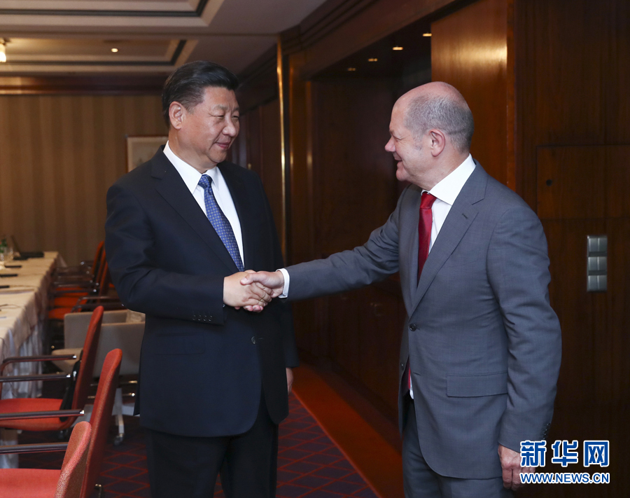 7月6日，國(guó)家主席習(xí)近平在漢堡會(huì)見(jiàn)漢堡市市長(zhǎng)肖爾茨。 新華社記者謝環(huán)馳 攝