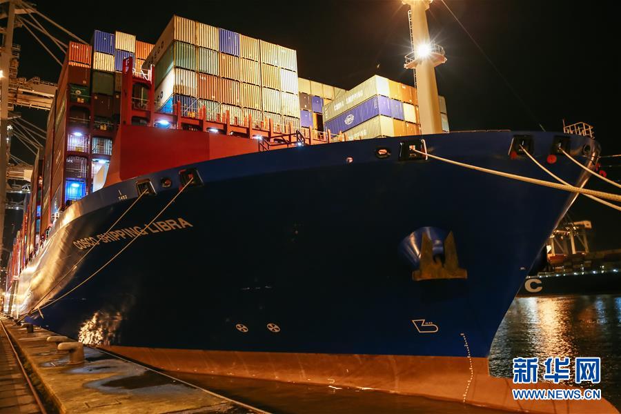 (國際·圖文互動)(1)遠洋巨輪上遲來的年夜飯