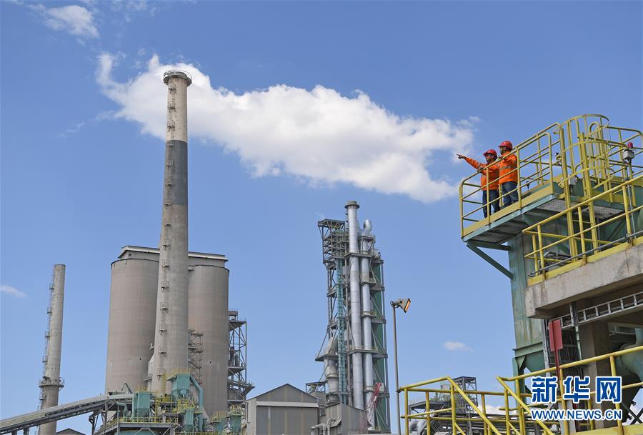 (國際·圖文互動)(5)通訊:春節(jié):在異國他鄉(xiāng)堅守崗位——探訪南非中企施工現(xiàn)場