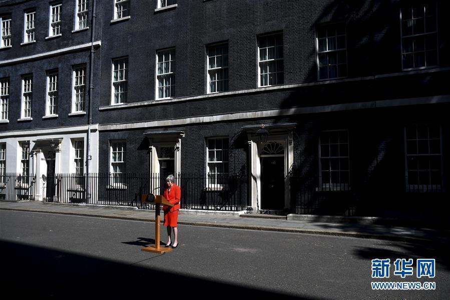 （國際）（1）英國首相將于下月辭去保守黨領(lǐng)導人職務