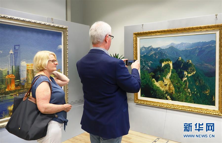 (國際·圖文互動(dòng))(3)上海絨繡歐洲交流展在布魯塞爾開幕