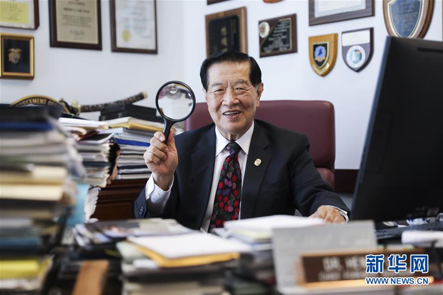 （國際·圖文互動）（1）專訪：“中國共產(chǎn)黨做對了！”——訪美籍華裔刑事鑒識專家李昌鈺