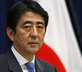 2013，安倍的“狂人日記”